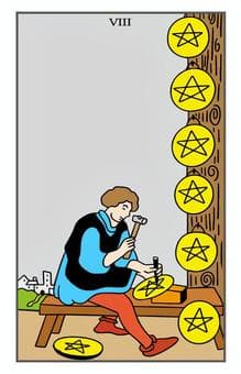 Tarotkarte Acht der Münzen mit einem Handwerker, der an seiner Werkbank eine Münze schnitzt